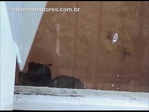 ❤️ Home excitat mirant la seva xicota amb un altre noi, gravant un vídeo de merda sense molestar la parella ☑ Porno rus al ca.pornovore.ru ❌️❤