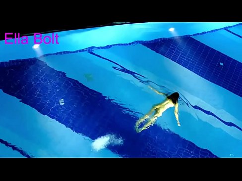 ❤️ No puc parar de mirar-la, jove rossa presa nedant nua a la piscina del complex ELLA BOLT ☑ Porno rus al ca.pornovore.ru ❌️❤