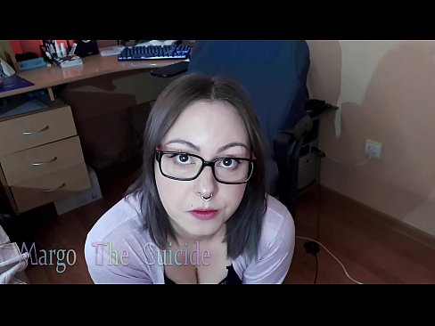 ❤️ Noia sexy amb ulleres xucla un consolador profundament davant la càmera ☑ Porno rus al ca.pornovore.ru ❌️❤