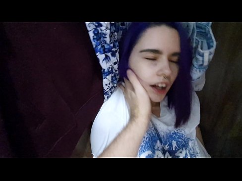 ❤️ Vaig trobar la meva germana a l'armari i la vaig ajudar a correr-se ☑ Porno rus al ca.pornovore.ru ❌️❤